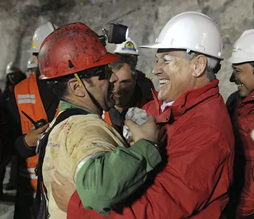 KL4.5LM Lâmpada de minério LED certificada ATEX com carregamento magnético durante 15 horas de funcionamento 9