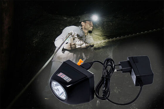 Lanterna de mineração recarregável de 7000 Lux com carcaça de PC à prova de balas e carregador